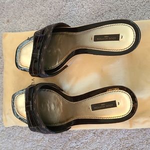Ladies size 10(40) Loui Vuitton slippers